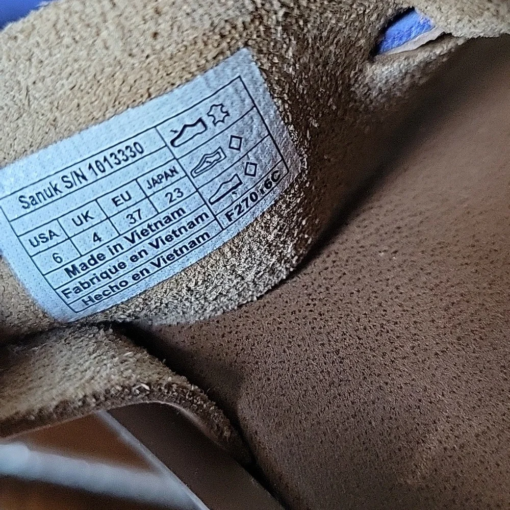 Sanuk Yoga Serena leather tan/blue sandals, size 6